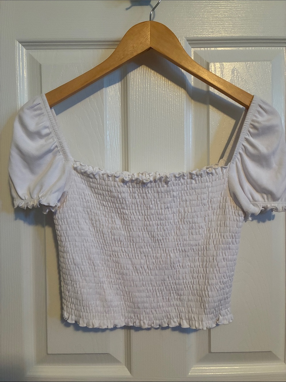 Wilfred White Smocked Puff-Sleeve Crop Top